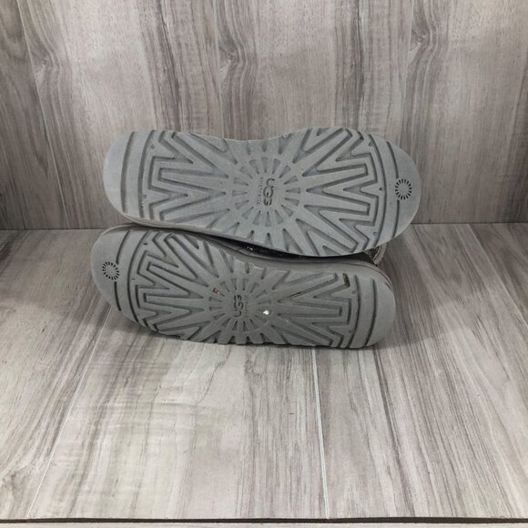 UGG Boots Women's 6 Silver Sequin Shearling Lined Winter Slip On - Picture 11 of 11